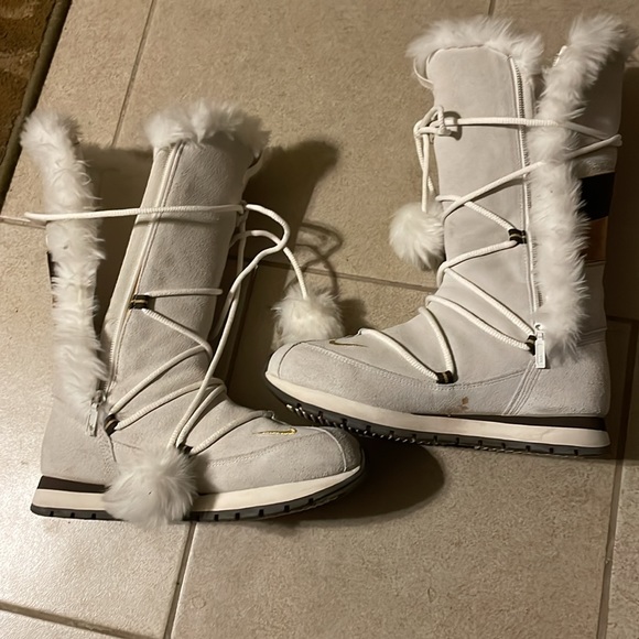 Nike Boots. Size 6. Good pre-owned condition. See photos. - Picture 6 of 7